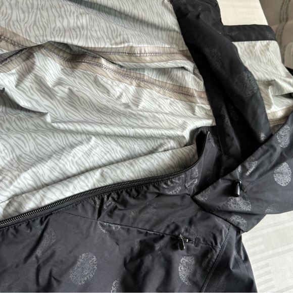 Mondetta, Size M, raincoat jacket - Picture 10 of 10